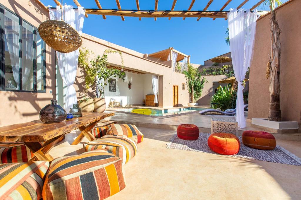 Posezení v ubytování VILLA BEL'VIE, PRIVEE, MARRAKECH , PISCINE CHAUFFEE, Wifi, Clim