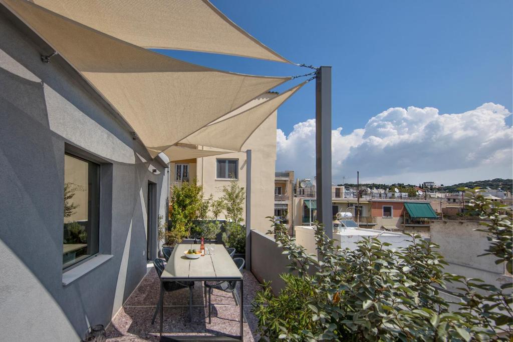 Balkón alebo terasa v ubytovaní Sunny Loft with Acropolis View