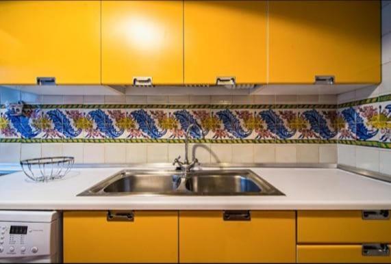 Kuchnia lub aneks kuchenny w obiekcie Apartamento en un dormitorio en Plaza Alfaro