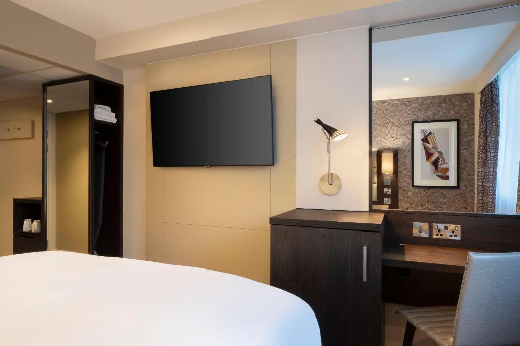 TV a/nebo společenská místnost v ubytování Leonardo Hotel Chester