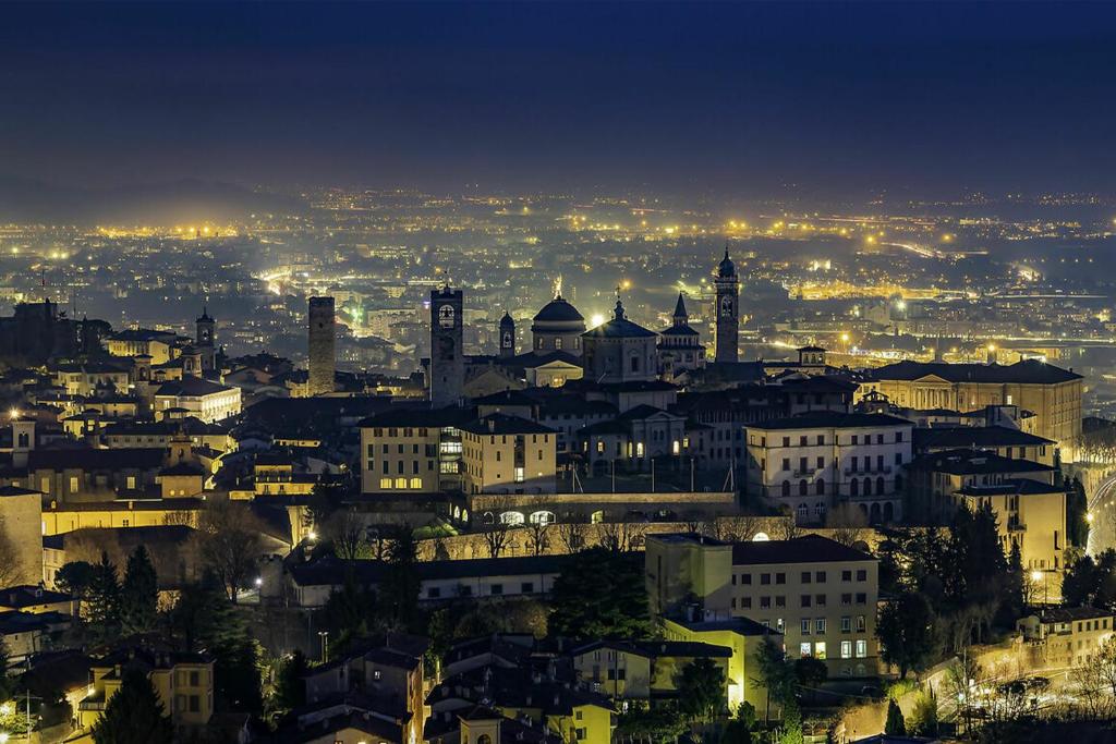 Zdjęcie z galerii obiektu PORTA NUOVA - Casa Vacanze Ai Mille - 3 w Bergamo