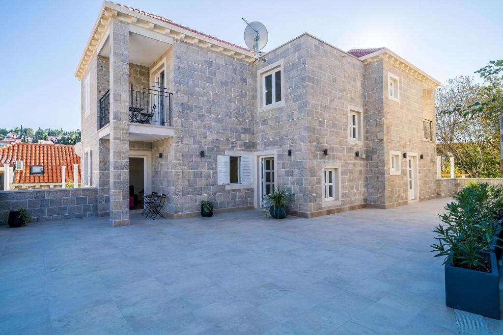 Residence & Pool Villa Schwarz Suites - 8