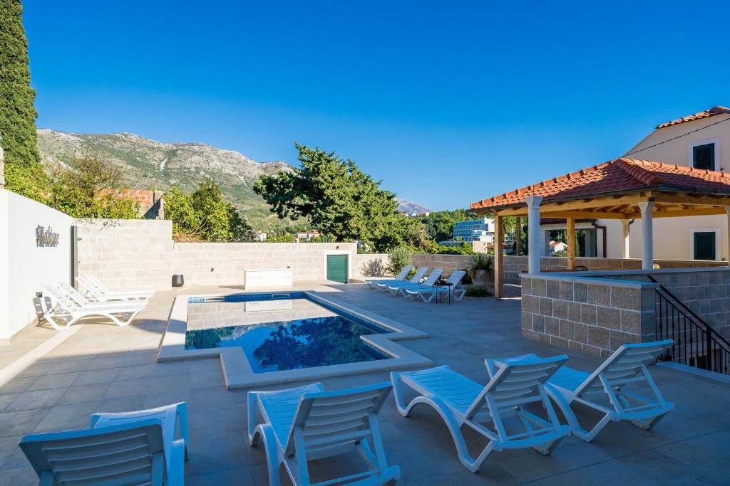 Residence & Pool Villa Schwarz Suites - 12