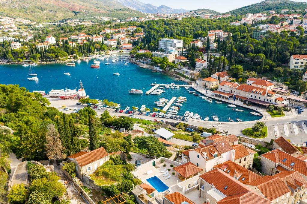 Residence & Pool Villa Schwarz Suites - 14