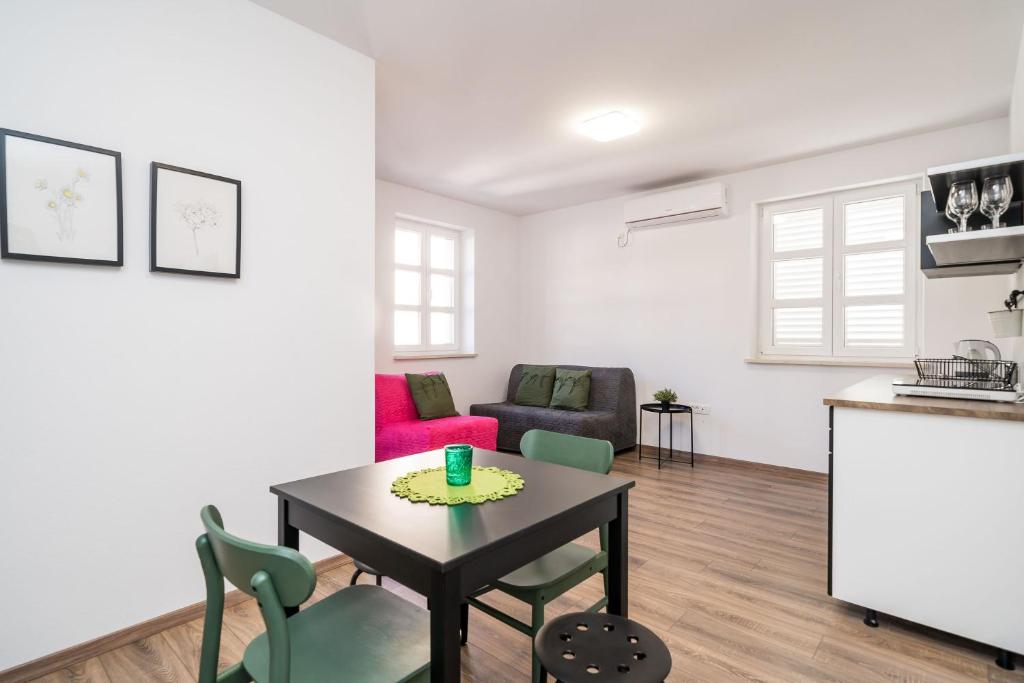 Residence & Pool Villa Schwarz Suites - 4