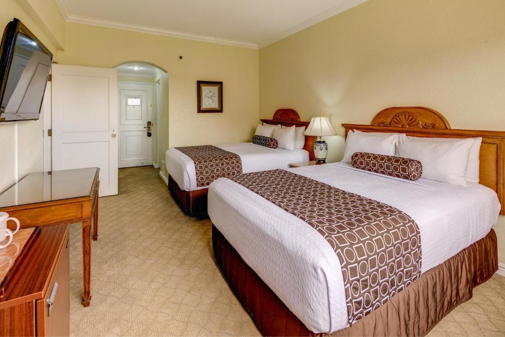 Hotel Las Americas - Standard Double Room With Two Double Beds