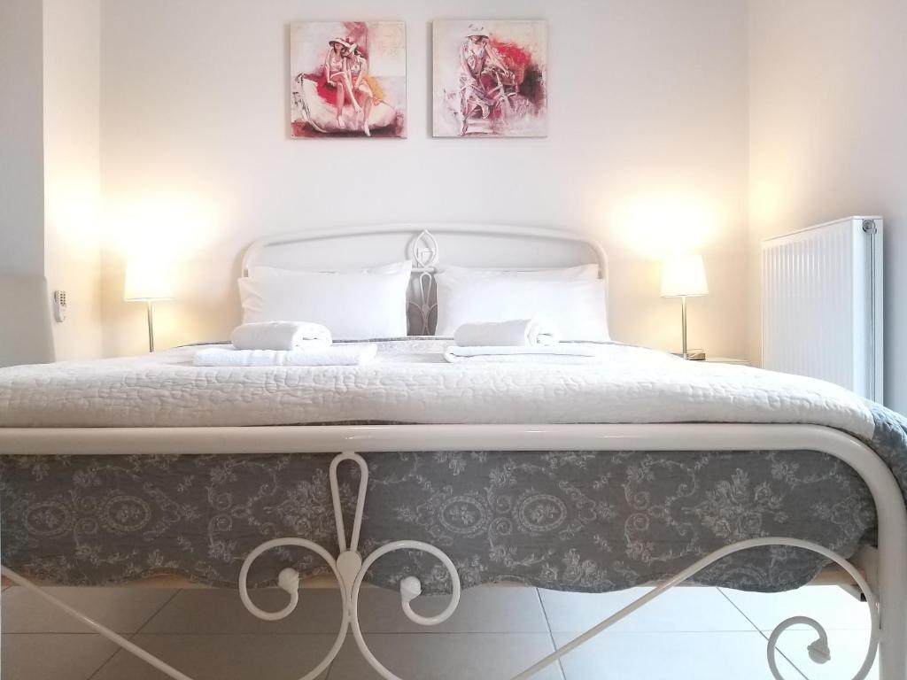 Posteľ alebo postele v izbe v ubytovaní New, bright, cozy, autonomous apartment with private entrance and garden, 42 m2, 5min to the beach and city center