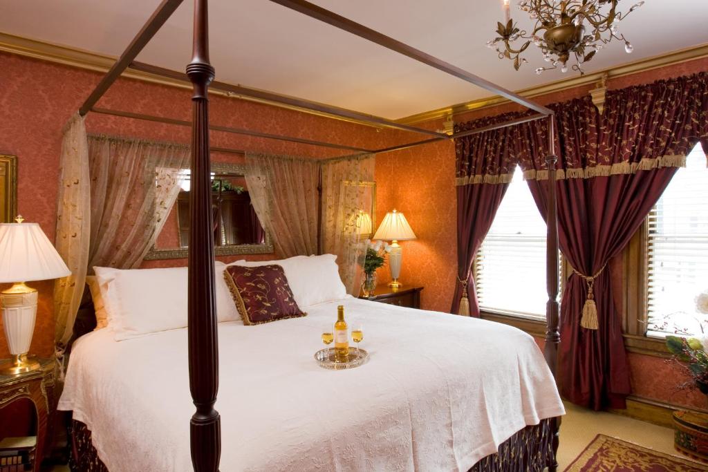 The Village Inn of Woodstock - Suite Deluxe Con Cama Extragrande
