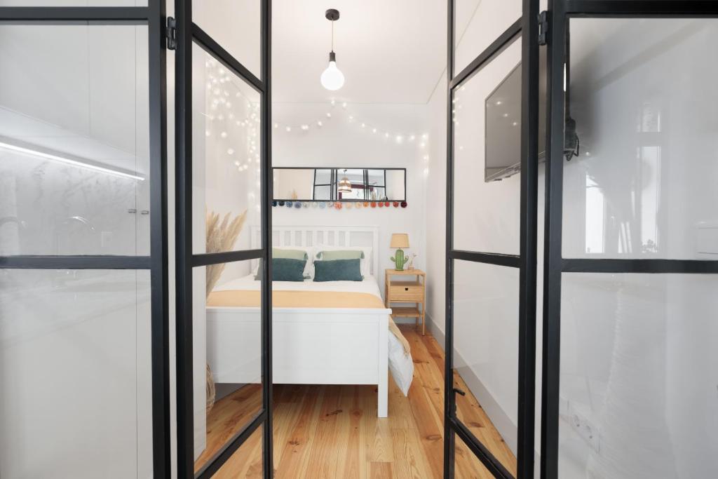 Vibrant flat by São Bento w/balcony - Loureiro140