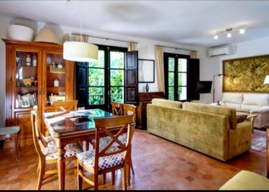 Apartamento de dos dormitorios en Plaza Alfaro, Seville ...