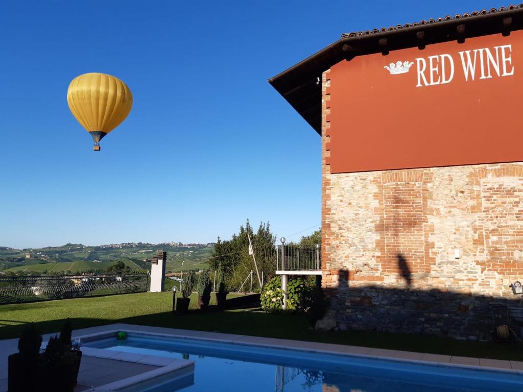 Bazén v ubytování Red Wine Camere nebo v jeho okolí