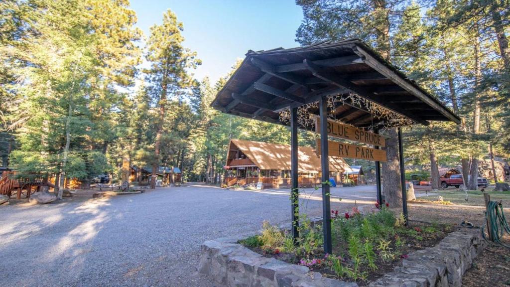The Ponderosa Apartment
