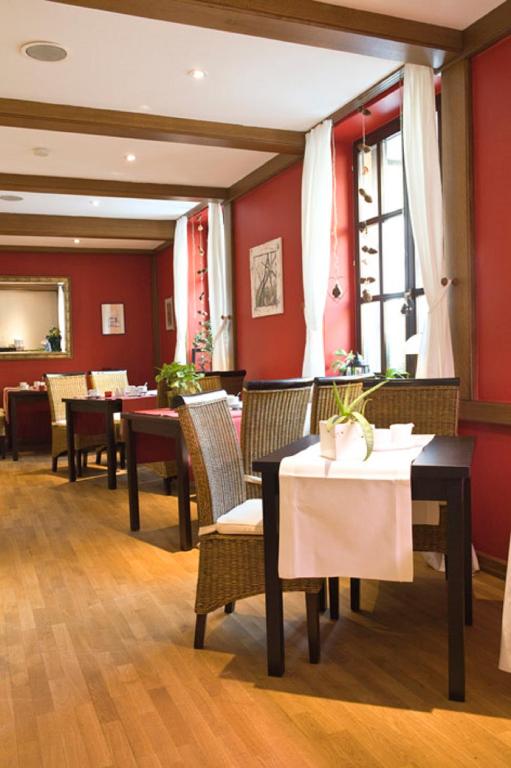 Restaurace v ubytování Hotel Kurparkblick