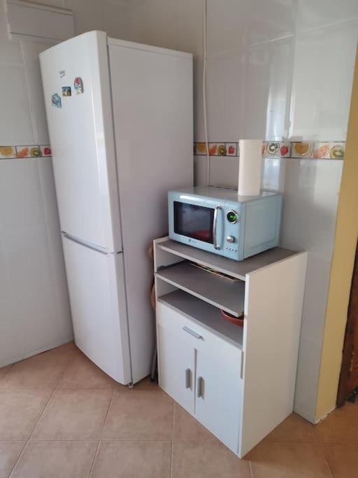 Una cocina o zona de cocina en Casa Bergón en Fuentenebro Ribera del Duero Burgos