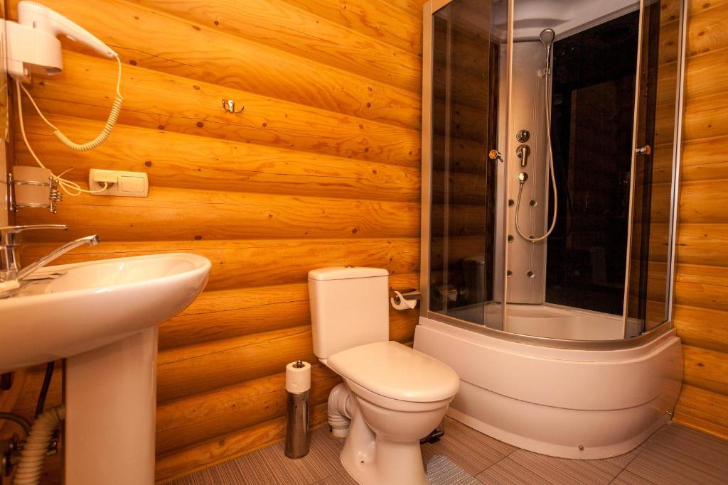 Koupelna v ubytování Guest house М