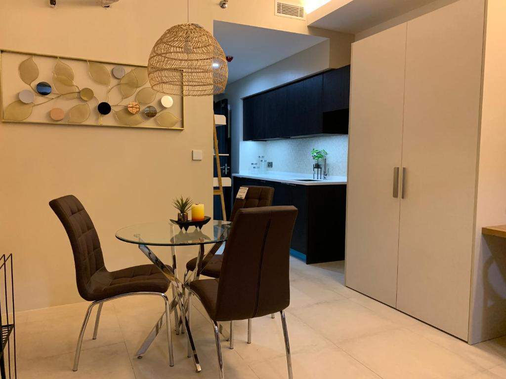 Posezení v ubytování AEON SUITES Staycation