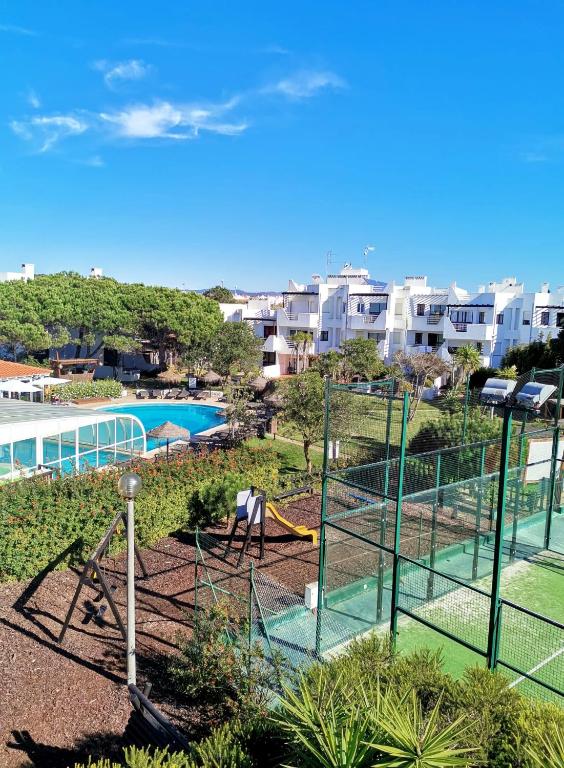 Bazén v ubytování Penthouse with rooftop pool - Duna Parque Resorts & Hotels nebo v jeho okolí