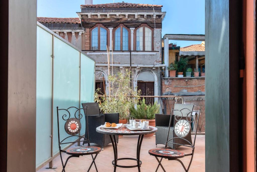 Hotel La Fenice et Des Artistes - Resim 29