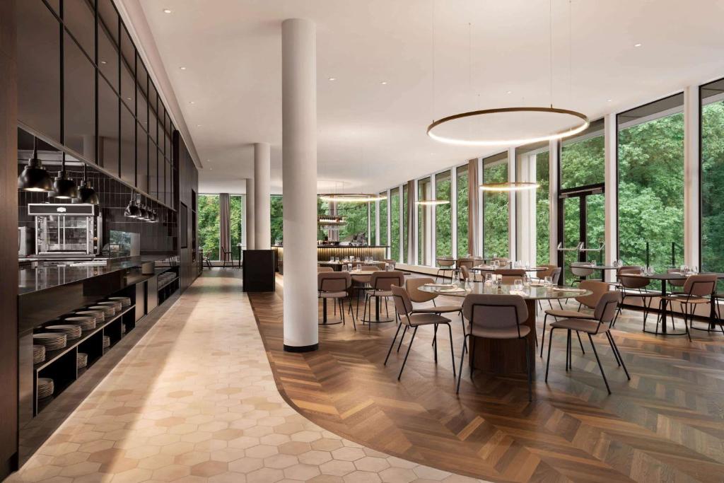 Kuchyň nebo kuchyňský kout v ubytování Hotel Dolce La Hulpe Brussels