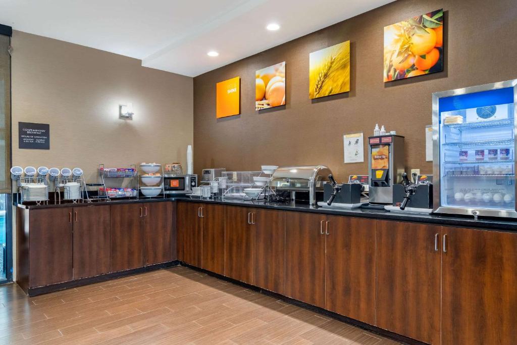 Comfort Suites Byron Warner Robins photo