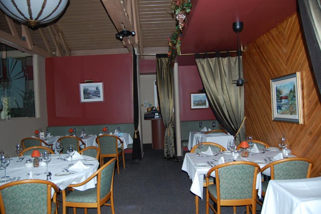 Restaurace v ubytování Auberge Godard