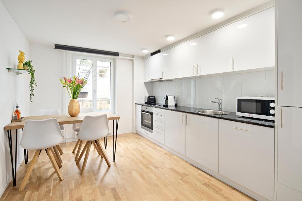 Felsenstrasse Apartments by VISIMO - Elegant heritage building in a quiet neighbourhood - Resim 15