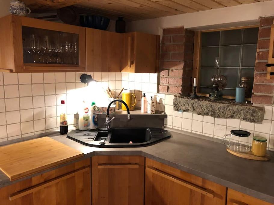 Kuchyň nebo kuchyňský kout v ubytování Hájenka Sněžník