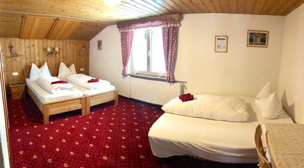 Fotografia z galérie ubytovania Haus Theresia v destinácii Langen am Arlberg