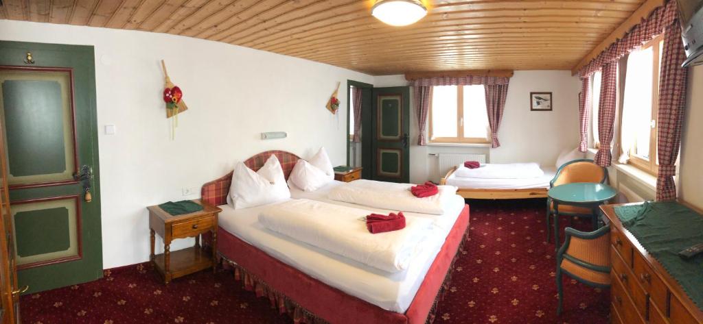 Fotografia z galérie ubytovania Haus Theresia v destinácii Langen am Arlberg