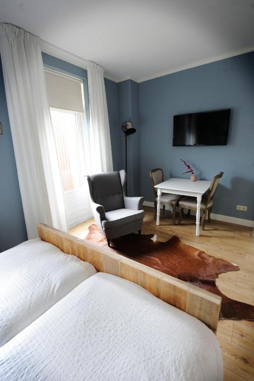 Oekepoek Down Town - Double Room With Balcony