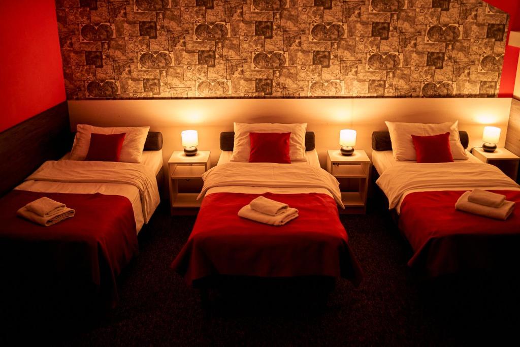 
Family Room with Shower
