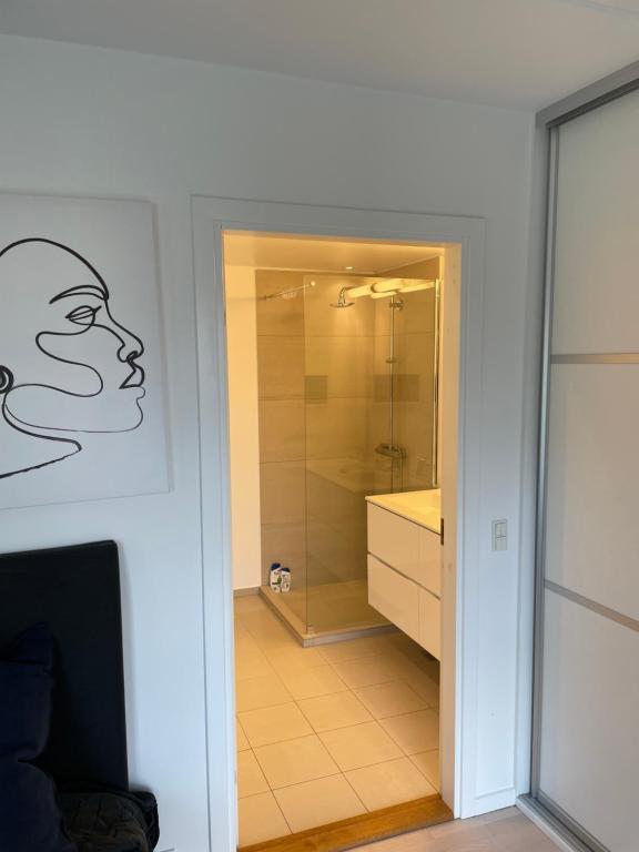 Koupelna v ubytování CITY LUX APARTMENT, 2 FULL BATHROOMs, 4th