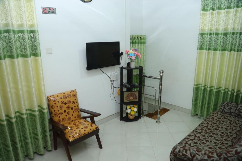 TV a/nebo společenská místnost v ubytování FOREST VIEW HOME STAY