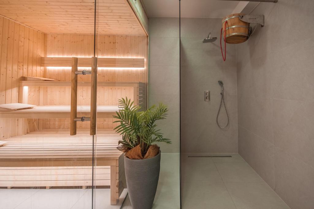 Kúpeľňa v ubytovaní ApartSerwis - Gorące Źródła Apartament Lodowa Kopa 1