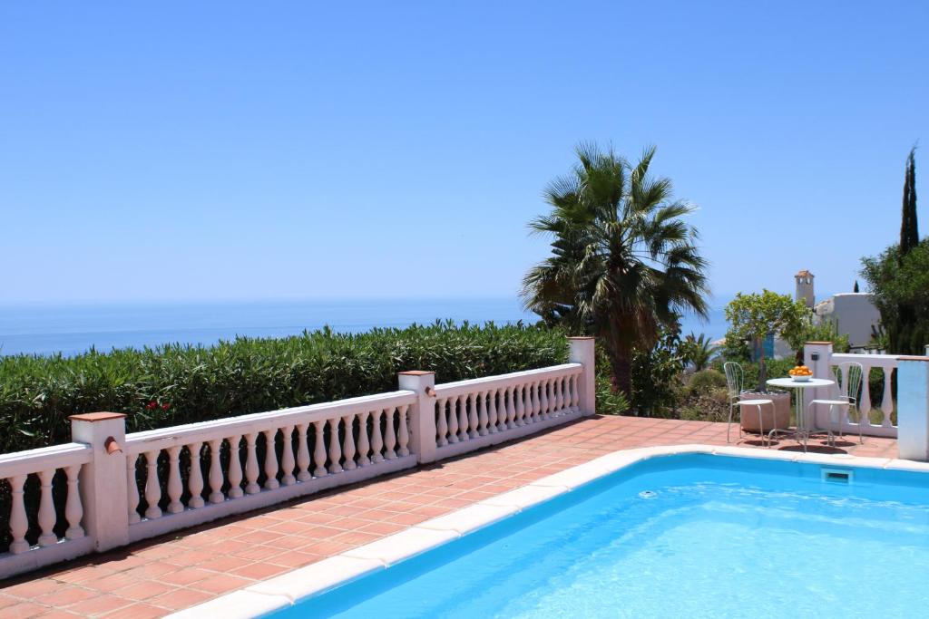 Bazén v ubytování Villa Tranquila - Costa del Sol - Great Seaview - Priv Pool - 3 bed nebo v jeho okolí