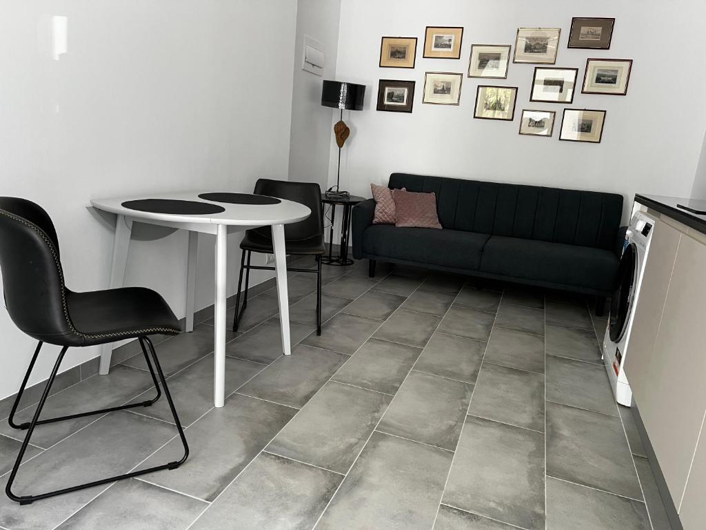 Apartment near the port, City Of Arts and 10min to the beach ...