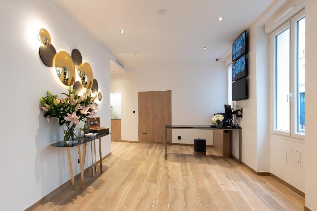 HOTEL AU COEUR DE REPUBLIQUE - Resim 14