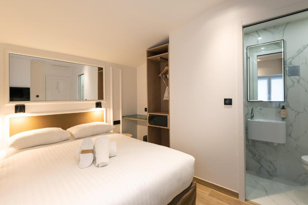 HOTEL AU COEUR DE REPUBLIQUE - Resim 39