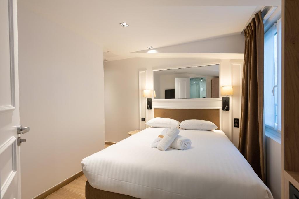 HOTEL AU COEUR DE REPUBLIQUE - Resim 31