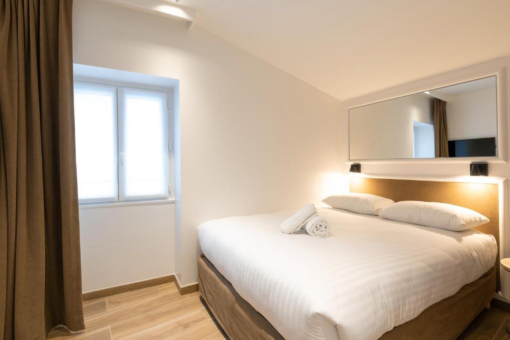 HOTEL AU COEUR DE REPUBLIQUE - Resim 40