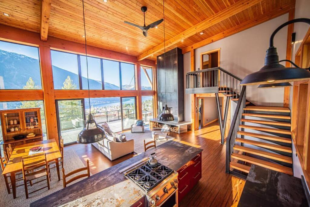 Galería fotográfica de Luxe Modern Timberframe - Iconic Panorama Views with AC en Nelson