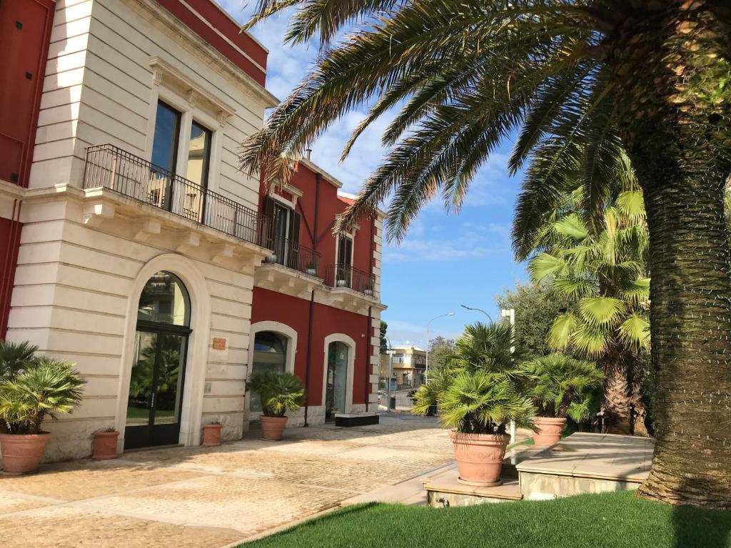 A garden outside Maria Ancona suite