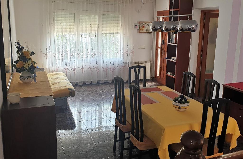 Fotografia z galérie ubytovania Villa Aquamarina 600 m vom Meer, Casa in Miami Platja, Ferienhaus mit Garten, WLAN, Garage, Terrasse, Grill v destinácii Miami Platja