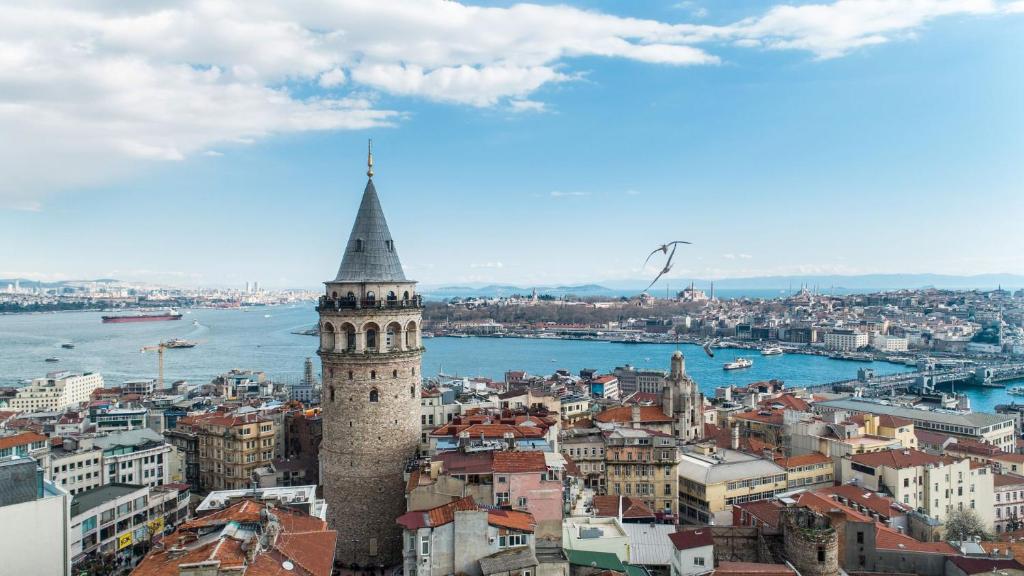 A general view of Isztambul or a view of the city taken from a szállodákat