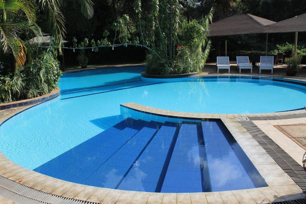 Bazén v ubytování La Mada Hotel nebo v jeho okolí