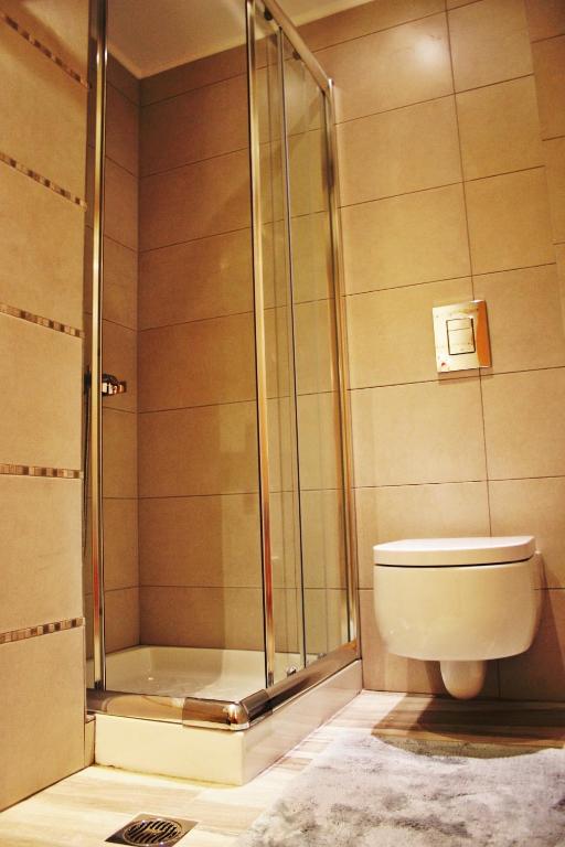 A bathroom at Lindos Beauty