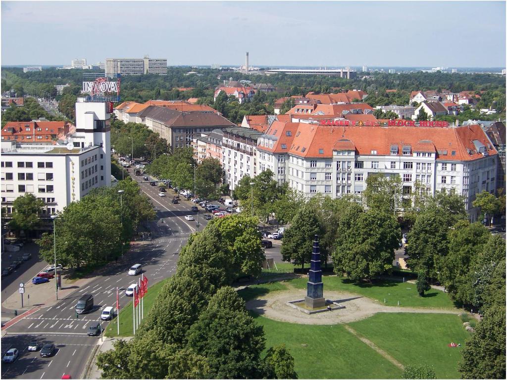 Nespecifikovaný výhled na destinaci Berlín nebo výhled na město při pohledu z hotelu