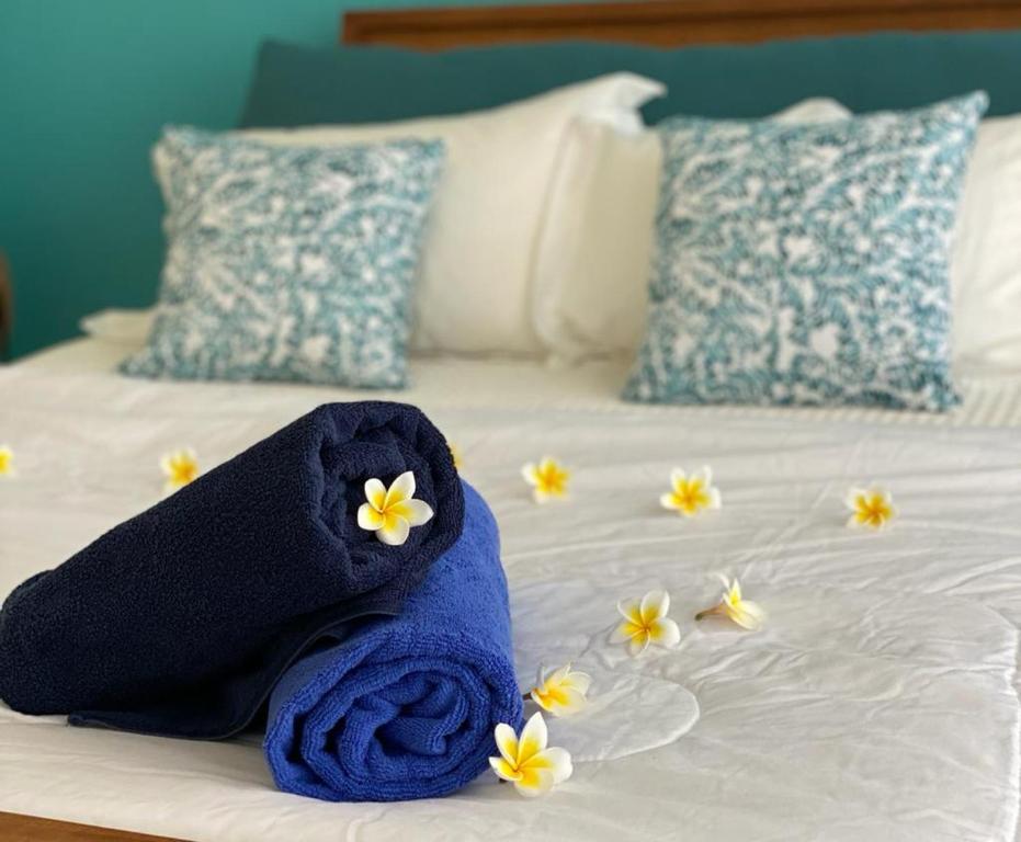 Postel nebo postele na pokoji v ubytování EUREKA-SUR-MER Stylish & Cosy Apartment, 100 mts from beach, pool