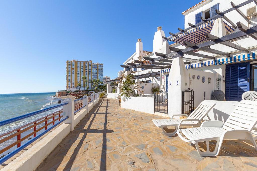 Beach Apartment directly by the Sea, Sitio de Calahonda ...