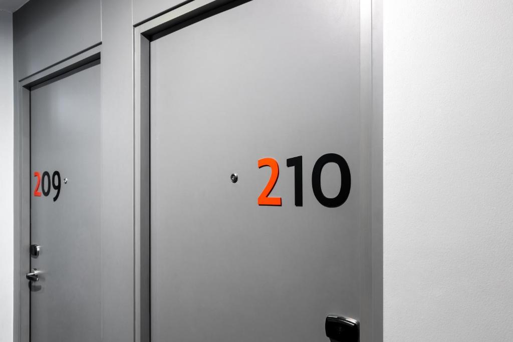 Easy Planet Bangkok Surawong - Resim 19